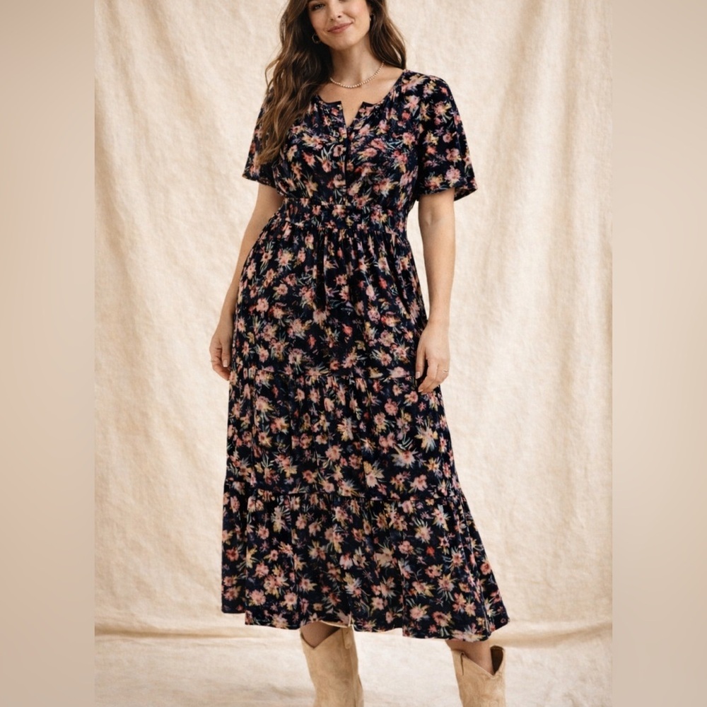 Natural Life Bella Velvet
Floral Maxi Dress Tiered Bohemian Excellent Condition